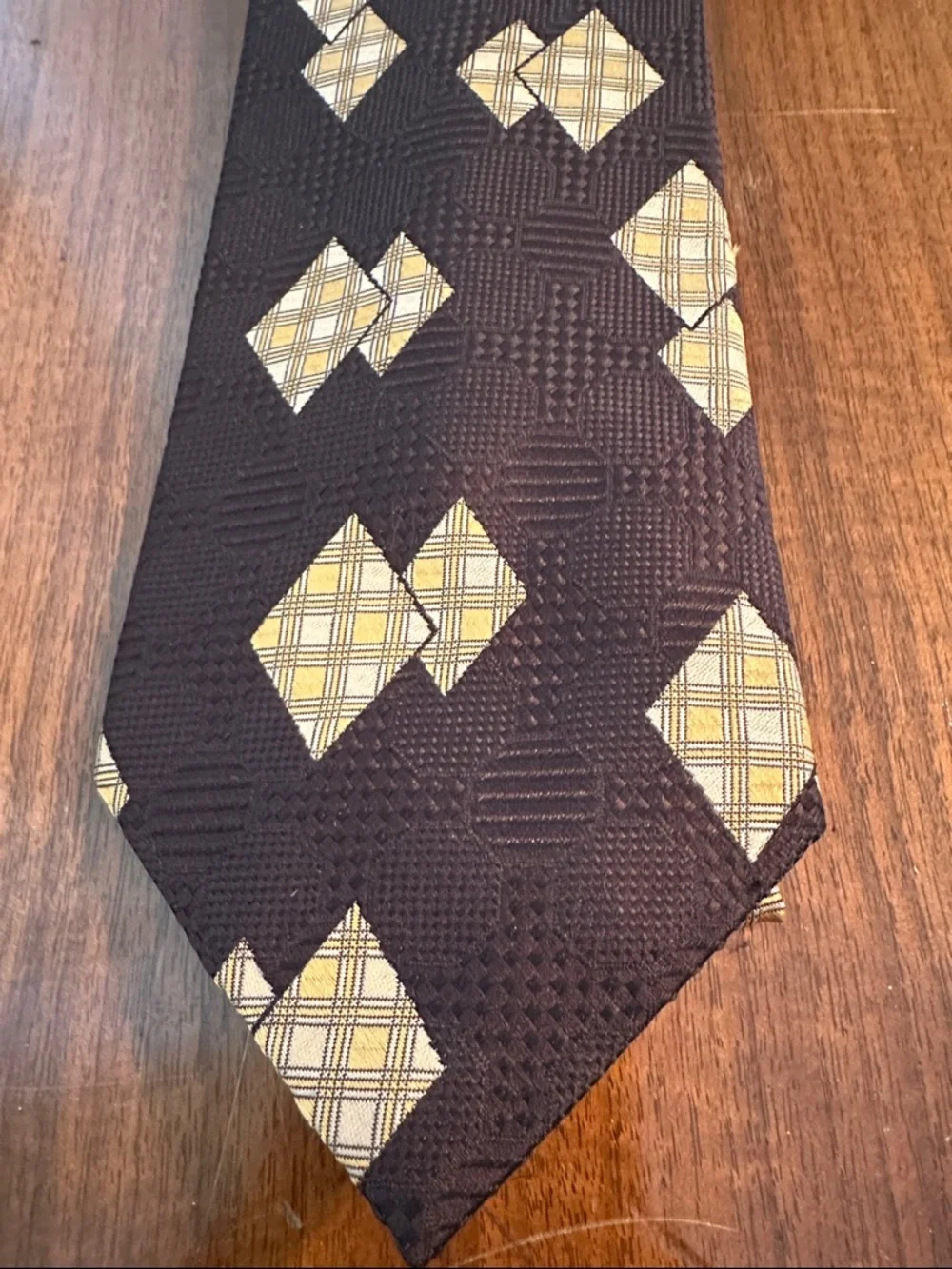 Vintage 70s Damon Brown Textured Polyester Tie with Gold Diamond Plaid Motif‎